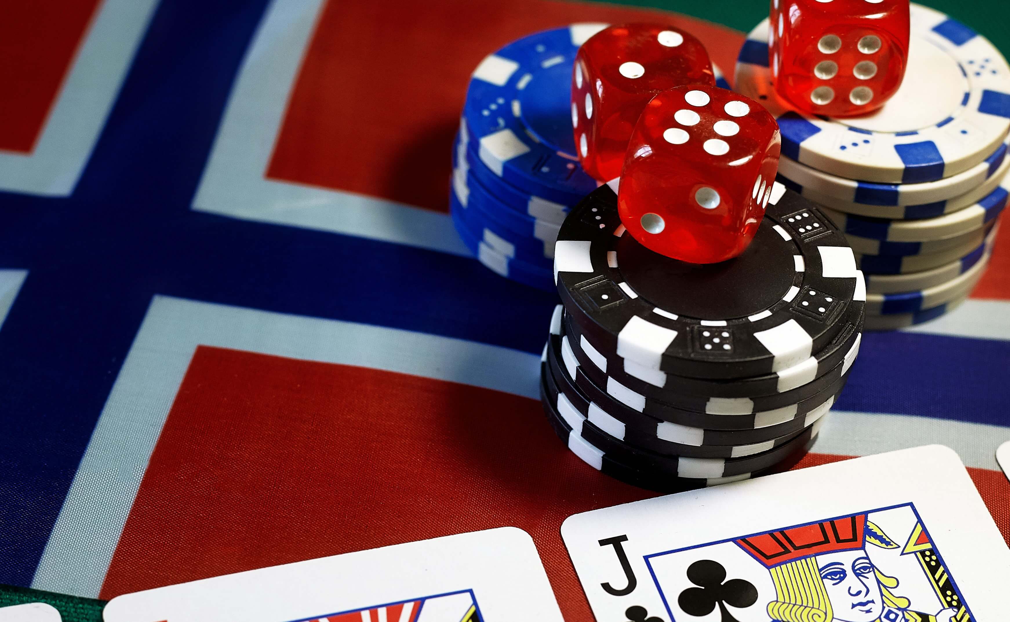 På samme måte som med vanlige nettcasinoer, er utvalget av spill i et live casino avhengig av hvilke leverandører de samarbeider med. Du vil merke at to leverandører er spesielt fremtredende i mange casinoer. Det er nemlig